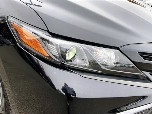 Certified 2022 Toyota Camry SE image 27