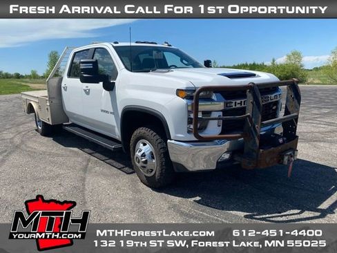 Used 2021 Chevrolet Silverado 3500 LT w/ Convenience Package AWD/4WD image 2