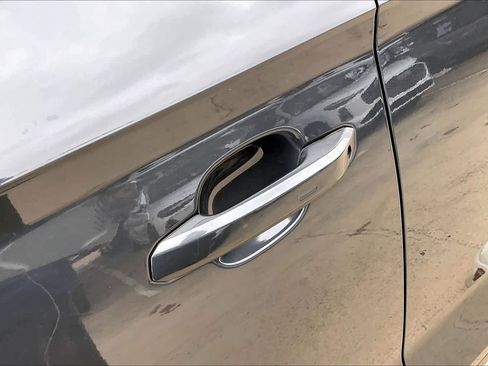 Used 2025 Audi Q5 2.0T Premium image 12