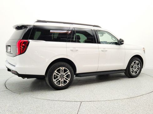 Used 2025 Ford Expedition Active AWD/4WD image 5