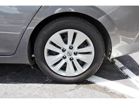 Used 2025 Nissan Sentra S FWD image 34