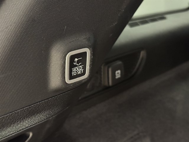 Used 2023 Jeep Grand Cherokee Summit AWD/4WD image 21