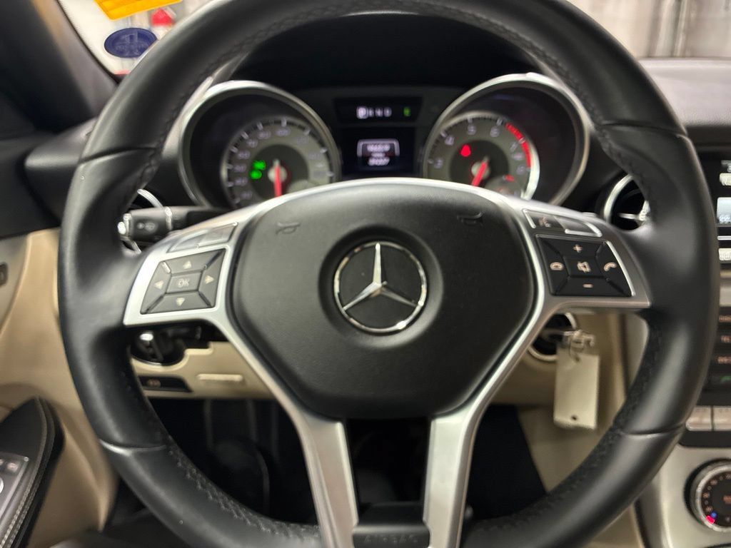 Used 2014 Mercedes-Benz SLK 250 image 15
