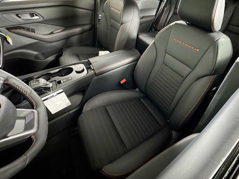 New 2026 Nissan Rogue SV AWD/4WD image 18
