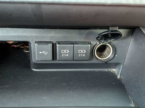 Used 2021 Toyota Highlander XSE FWD image 35