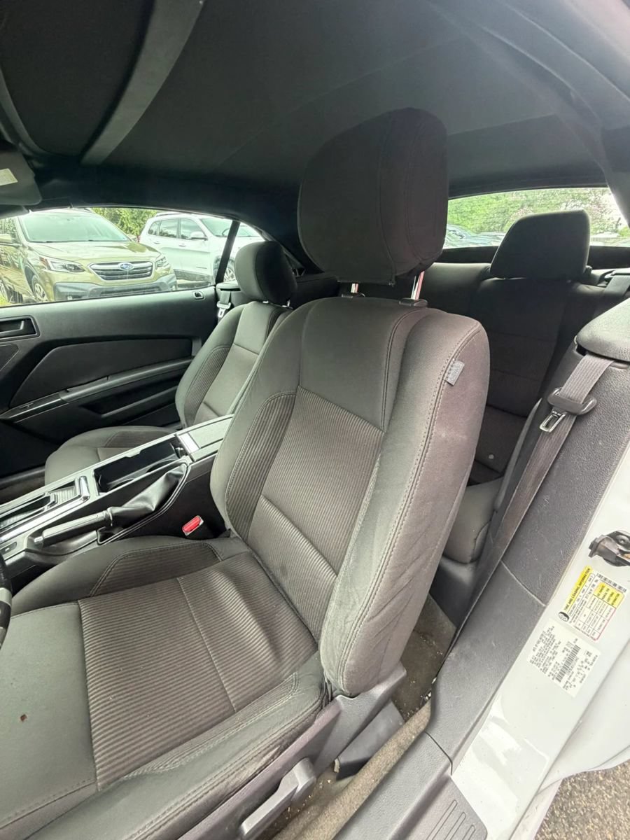 Used 2014 Ford Mustang Convertible RWD image 8