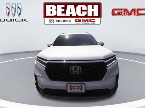 Used 2025 Honda Pilot Touring image 8
