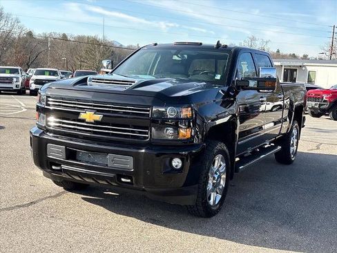 Used 2019 Chevrolet Silverado 2500 LTZ w/ Duramax Plus Package image 4