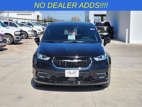 New 2026 Chrysler Pacifica Select image 6