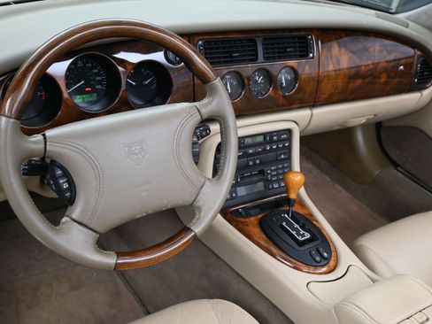 Used 1998 Jaguar XK8 Convertible image 7