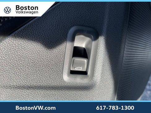 New 2026 Volkswagen Tiguan SE R-Line image 30