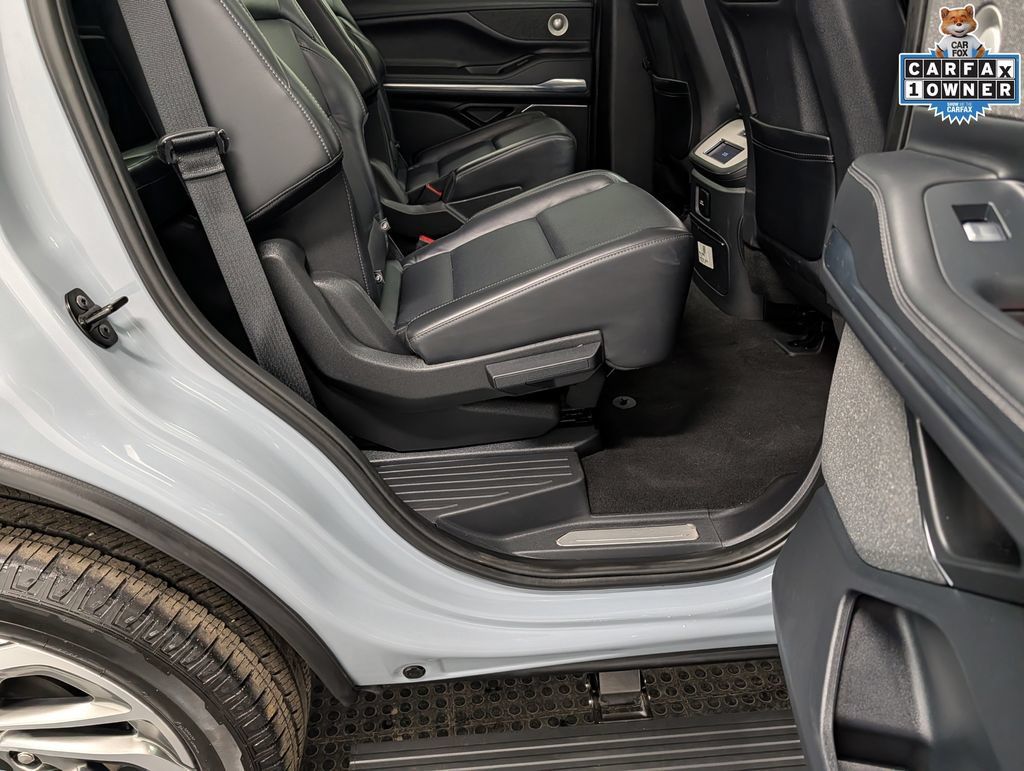 Used 2025 Lincoln Navigator Reserve AWD/4WD image 29