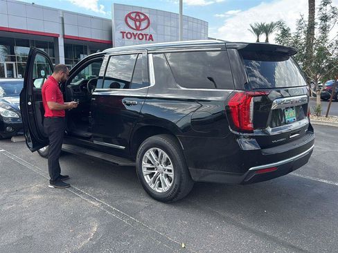 Used 2023 GMC Yukon SLT w/ SLT Luxury Package AWD/4WD image 5