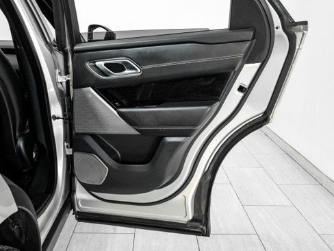 Used 2019 Land Rover Range Rover Velar R-Dynamic SE image 45