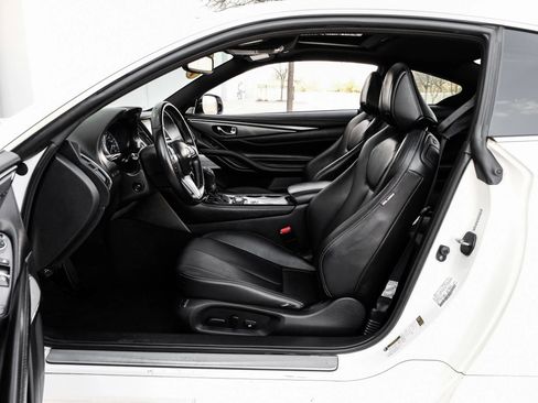 Used 2017 INFINITI Q60 3.0t w/ Premium Plus Package 3.0T image 4