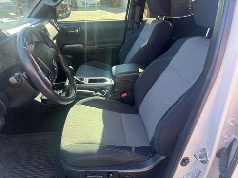 Used 2021 Toyota Tacoma TRD Off-Road image 14