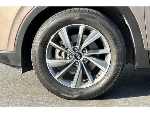 Used 2019 Hyundai Santa Fe image 30