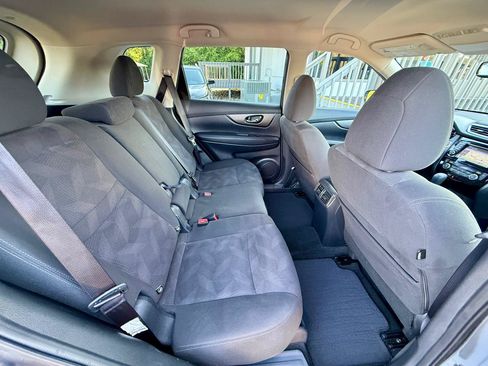 Used 2016 Nissan Rogue SV w/ SV Premium Package AWD/4WD image 12