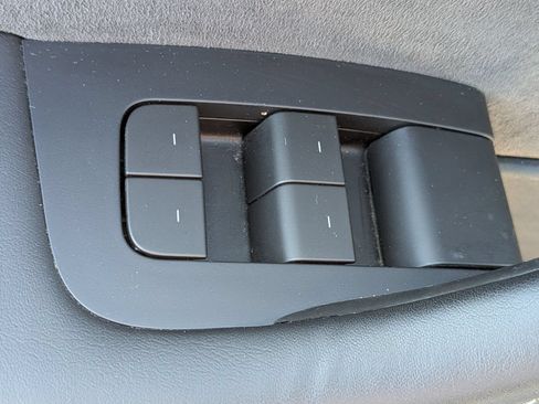 Used 2023 Tesla Model Y Long Range AWD/4WD image 14