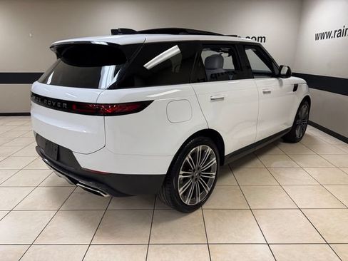 Used 2024 Land Rover Range Rover Sport SE AWD/4WD image 6