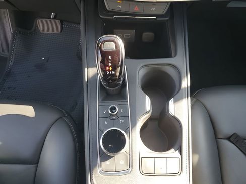 Used 2024 Cadillac XT4 Premium Luxury image 40