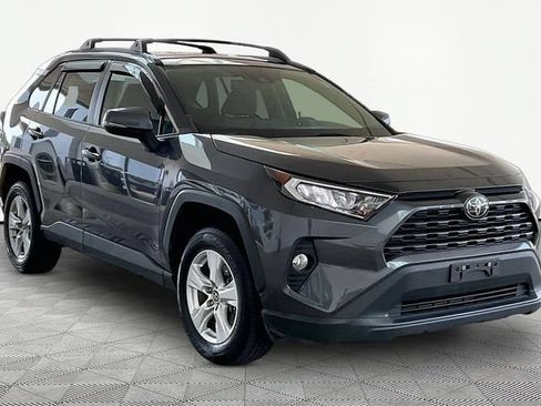 Used 2021 Toyota RAV4 XLE FWD image 1