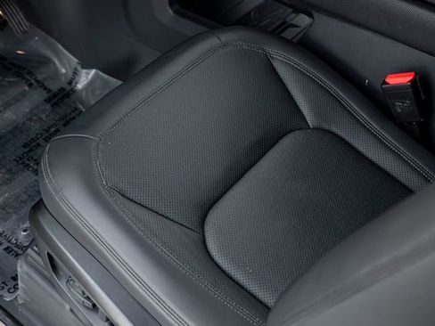 Used 2023 Land Rover Defender 110 75th Limited Edition image 15