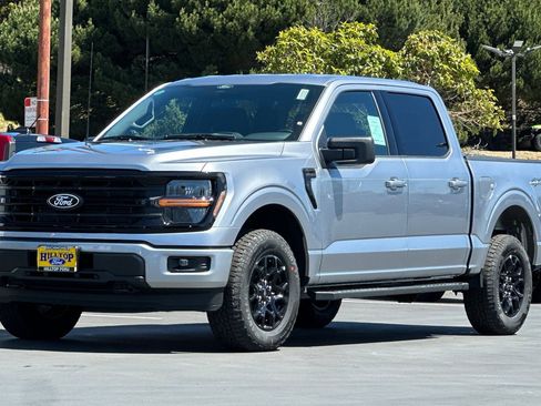 New 2026 Ford F150 XLT w/ XLT Black Appearance Package AWD/4WD image 15