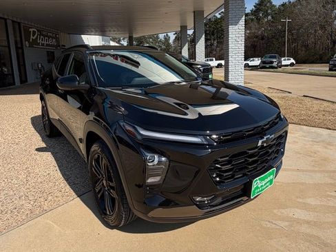 New 2026 Chevrolet Trax ACTIV w/ Sunroof Package image 1