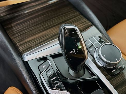 Used 2019 BMW 530i xDrive image 22