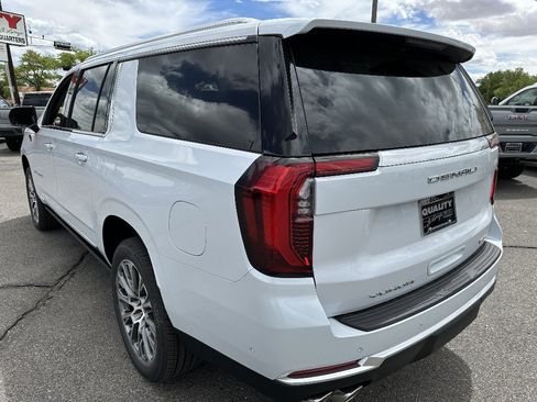 New 2026 GMC Yukon XL Denali w/ Denali Reserve Package AWD/4WD image 4