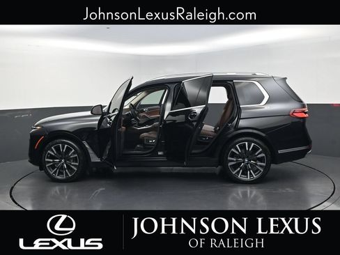 Used 2025 BMW X7 xDrive40i w/ Premium Package AWD/4WD image 35