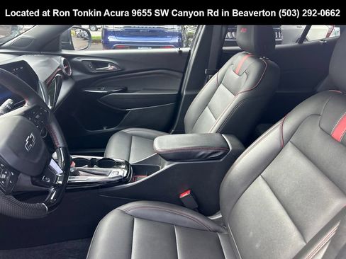 Used 2024 Chevrolet Trax RS w/ Sunroof Package FWD image 10