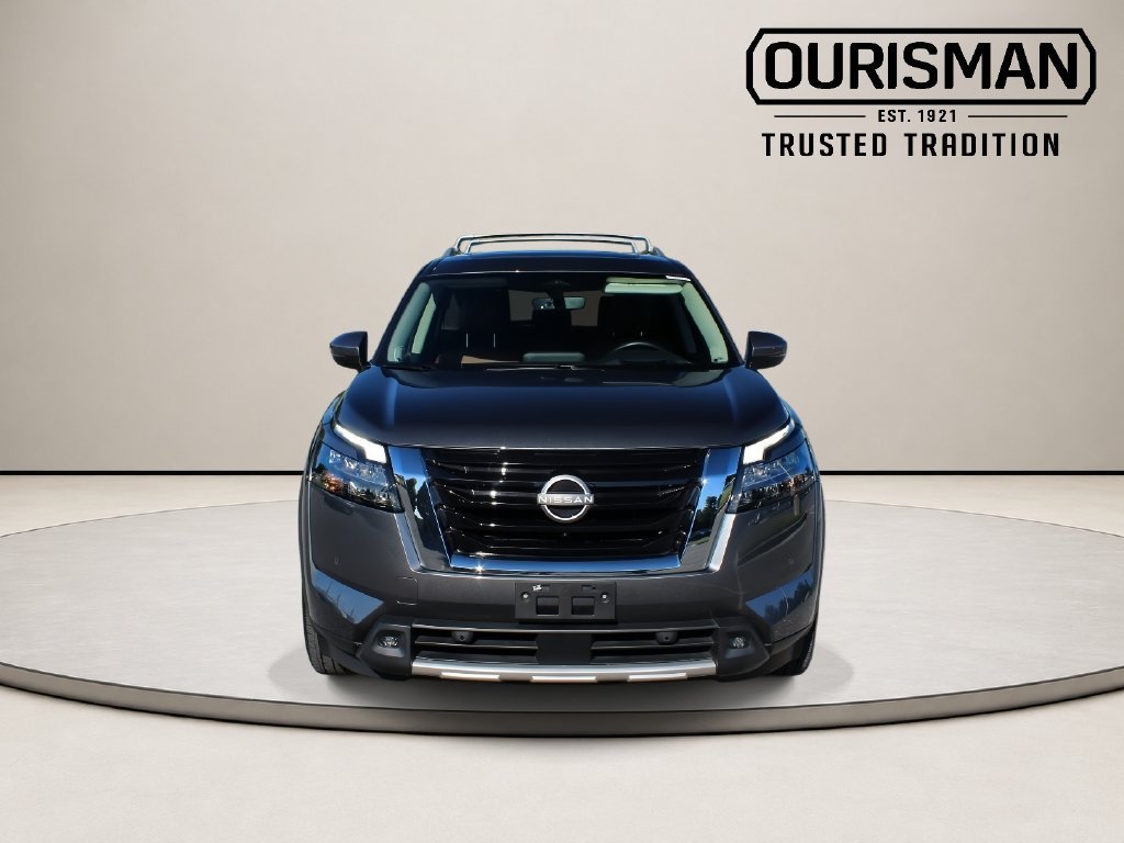 Used 2025 Nissan Pathfinder Platinum w/ Cargo Package AWD/4WD image 4