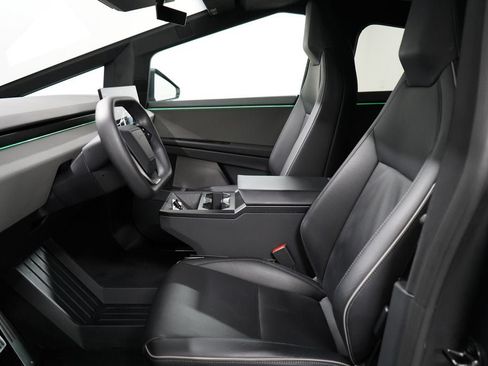 Used 2024 Tesla Cybertruck AWD Crew Cab image 13