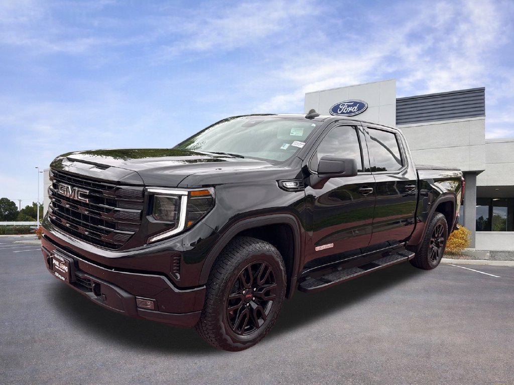 Used 2025 GMC Sierra 1500 Elevation w/ Preferred Package AWD/4WD image 3