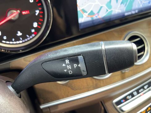Used 2018 Mercedes-Benz E 400 4MATIC Sedan image 17