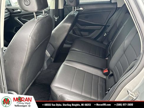 Certified 2023 Volkswagen Jetta SE w/ Panoramic Sunroof Package FWD image 11