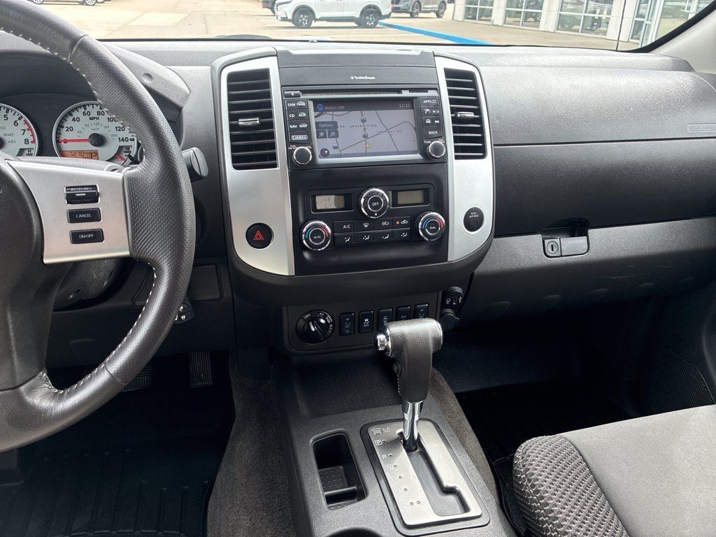 Used 2018 Nissan Frontier PRO-4X AWD/4WD image 17