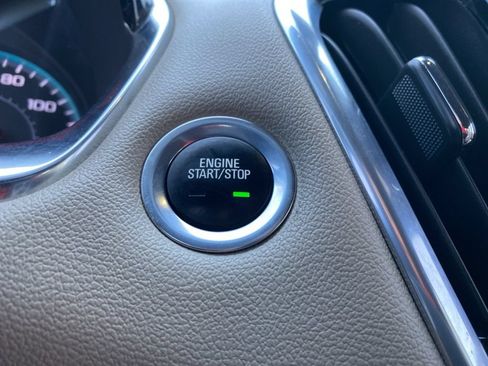 Used 2023 Chevrolet Traverse LS FWD image 13