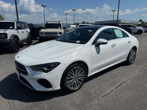 Used 2025 Mercedes-Benz CLA 250 4MATIC image 3