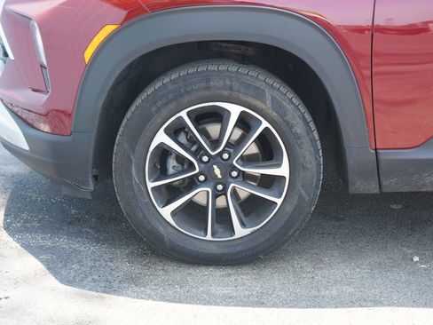 Used 2024 Chevrolet TrailBlazer LT w/ LT Cold Weather Package AWD/4WD image 6