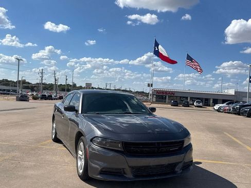 Used 2023 Dodge Charger SXT RWD image 3