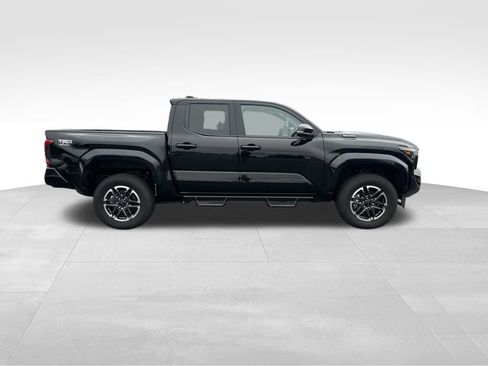 Used 2025 Toyota Tacoma TRD Sport image 8
