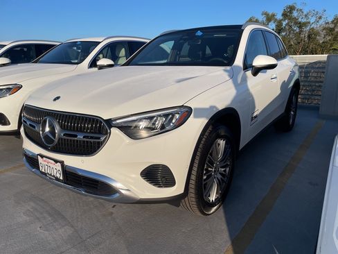 Certified 2026 Mercedes-Benz GLC 300 image 3