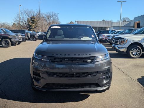 Used 2023 Land Rover Range Rover Sport SE Dynamic image 2