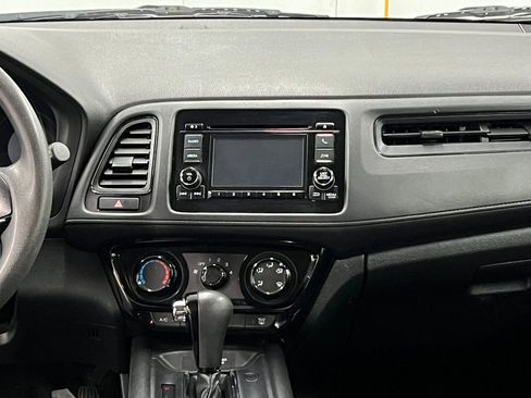 Used 2020 Honda HR-V LX image 16