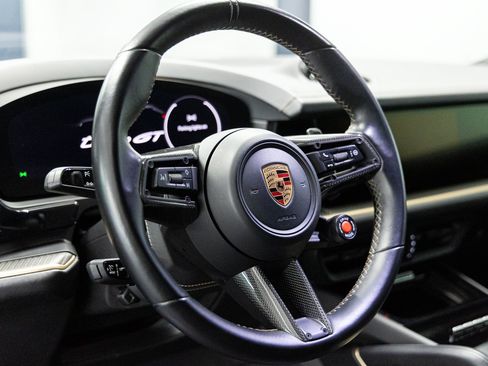 Used 2024 Porsche Cayenne Turbo GT AWD/4WD image 33
