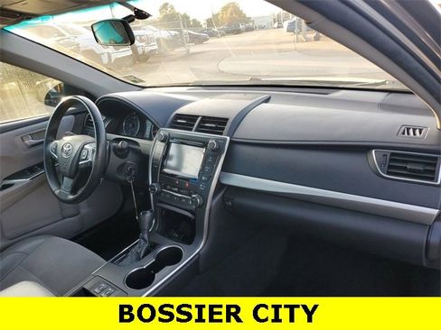 Used 2015 Toyota Camry XSE image 28