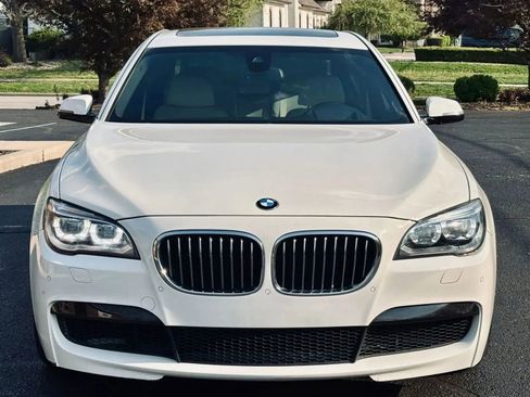 Used 2013 BMW 750Li image 11